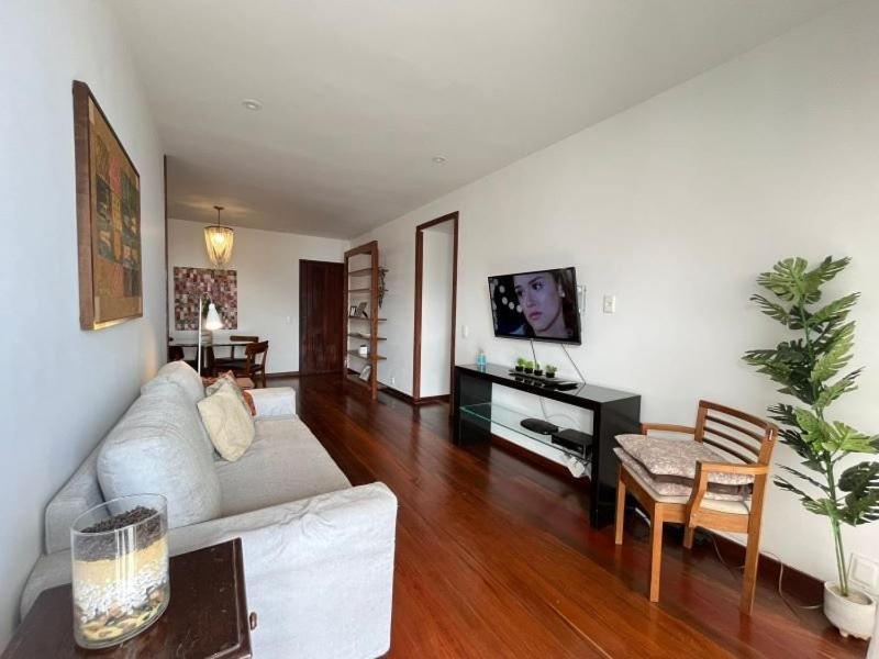 Apartamento Ms145. Excelente Em Andar Alto No Arpoador!